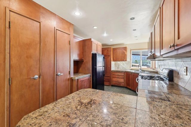 275 S Worthington St 14, Spring Valley, CA 91977
