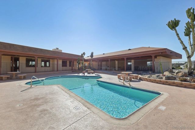 275 S Worthington St 14, Spring Valley, CA 91977