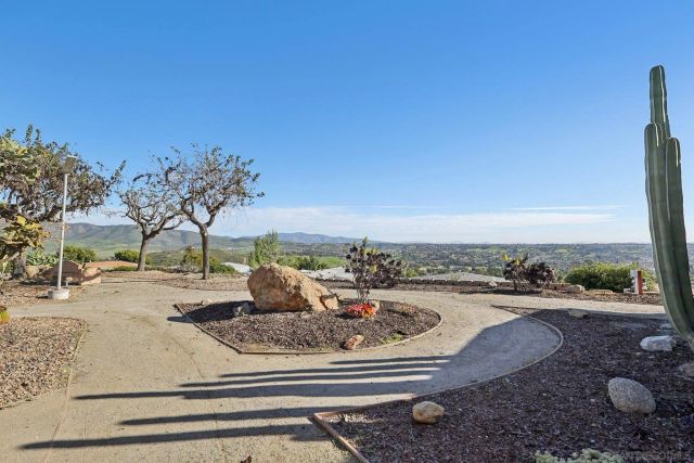 275 S Worthington St 14, Spring Valley, CA 91977