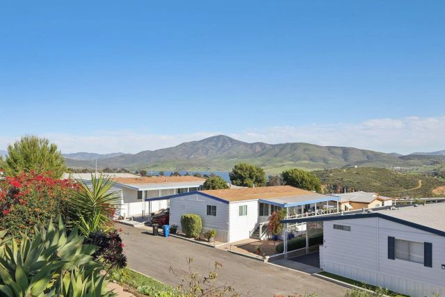 275 S Worthington St 14, Spring Valley, CA 91977