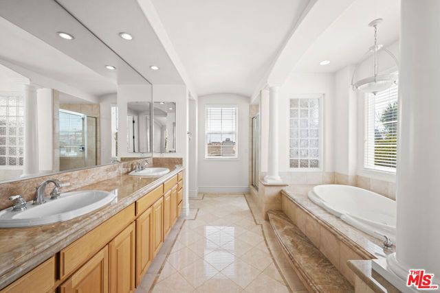 1756 Ruhland Avenue, Manhattan Beach, CA 90266