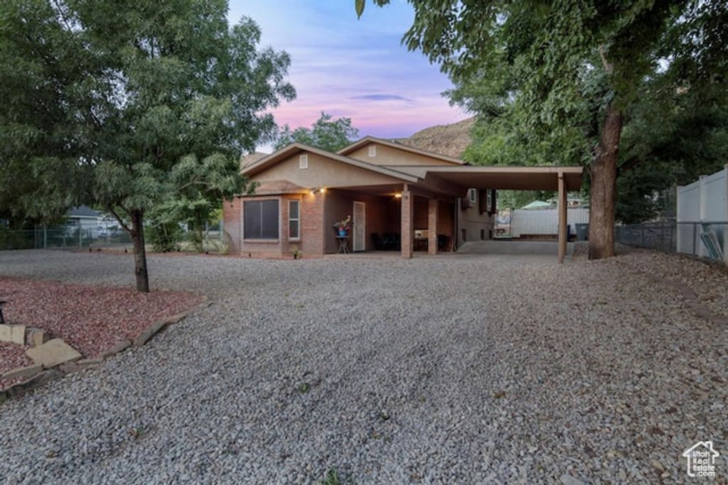 65 S MAIN ST, La Verkin, UT 84745