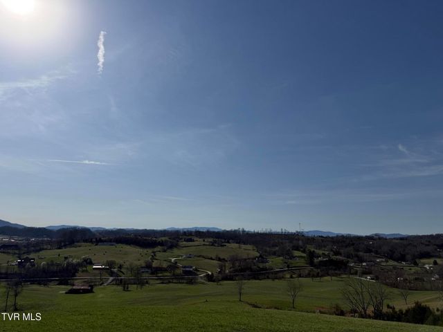 1578 Hunting Hill Road, Bluff City, TN 37618
