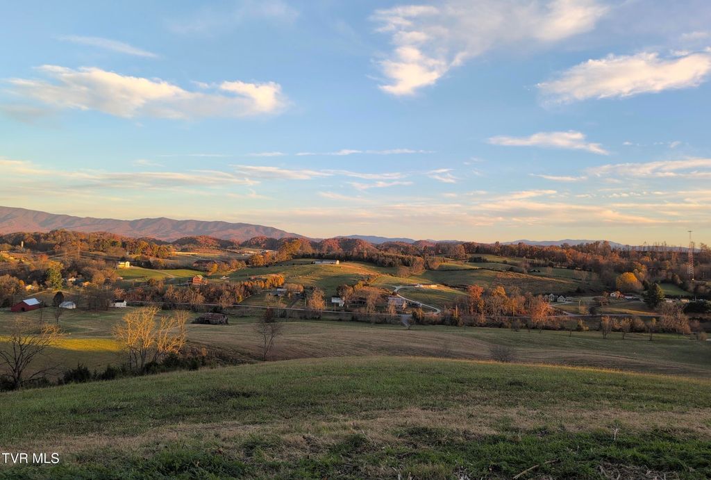 1578 Hunting Hill Road, Bluff City, TN 37618