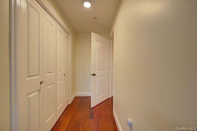 143-41 84 Drive 8B, Briarwood, NY 11435