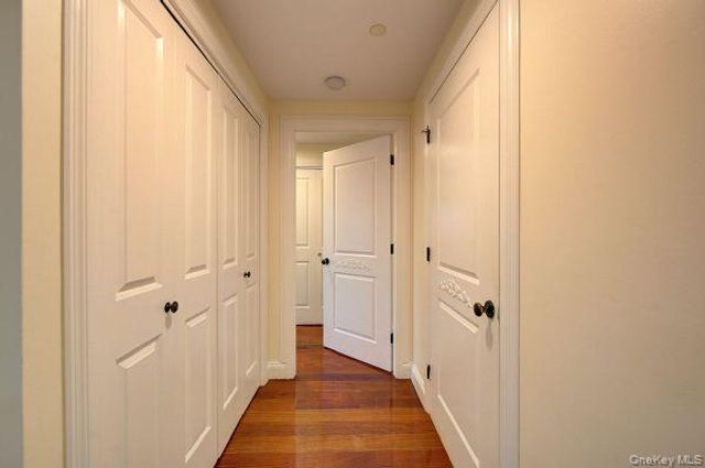 143-41 84 Drive 8B, Briarwood, NY 11435