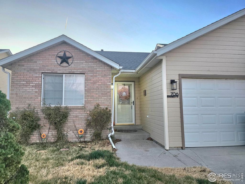 706 Daniels St, Brush, CO 80723