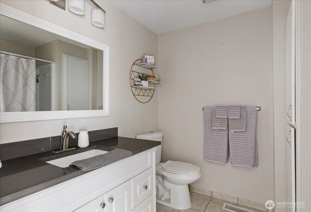 554 NW Fairhaven Drive, Oak Harbor, WA 98277