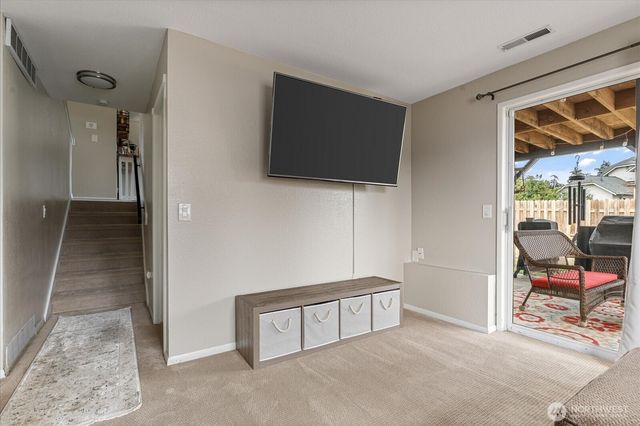 554 NW Fairhaven Drive, Oak Harbor, WA 98277