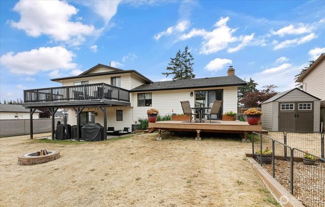 554 NW Fairhaven Drive, Oak Harbor, WA 98277