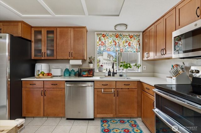 554 NW Fairhaven Drive, Oak Harbor, WA 98277