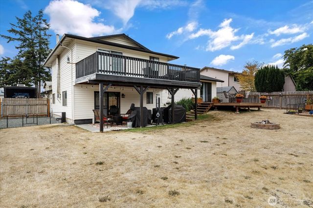 554 NW Fairhaven Drive, Oak Harbor, WA 98277