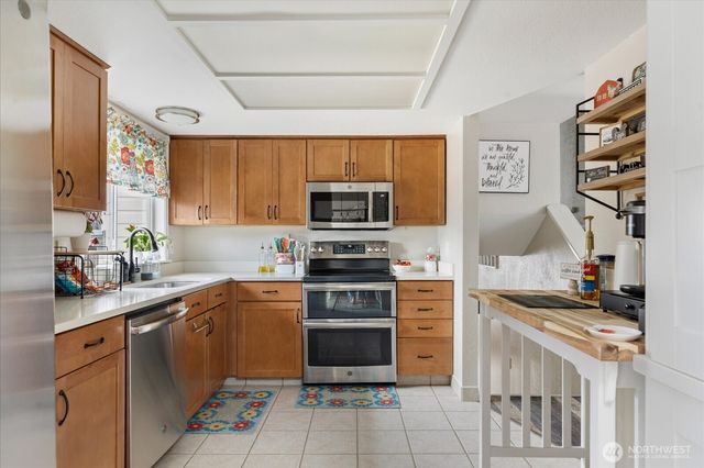 554 NW Fairhaven Drive, Oak Harbor, WA 98277