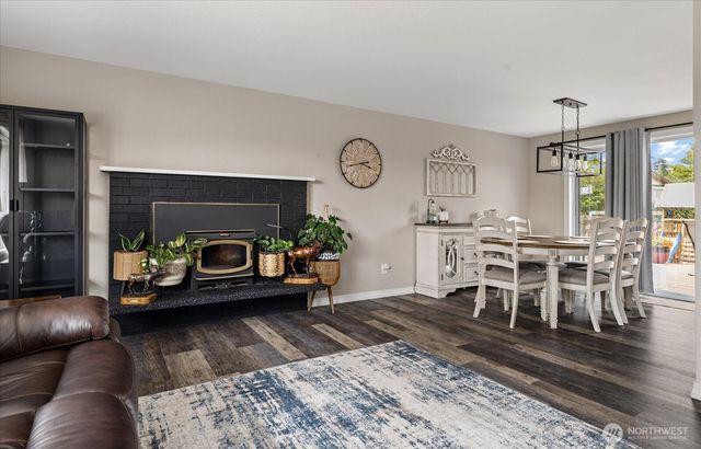 554 NW Fairhaven Drive, Oak Harbor, WA 98277
