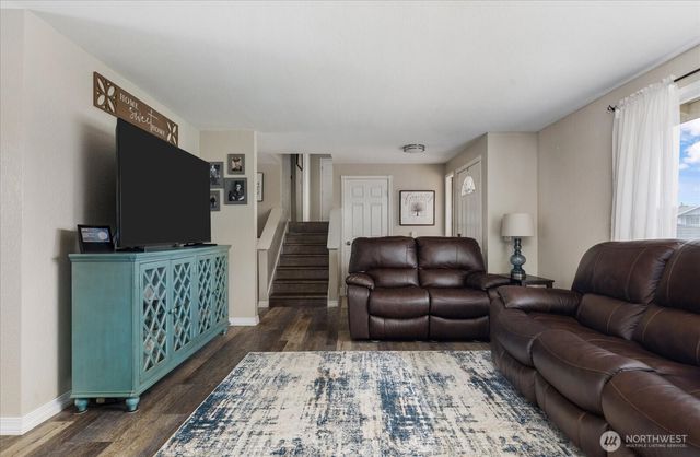 554 NW Fairhaven Drive, Oak Harbor, WA 98277