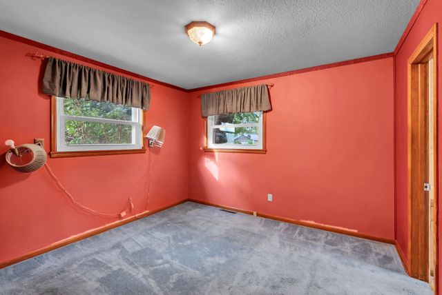 6147 S Lulu Ave, Wichita, KS 67216