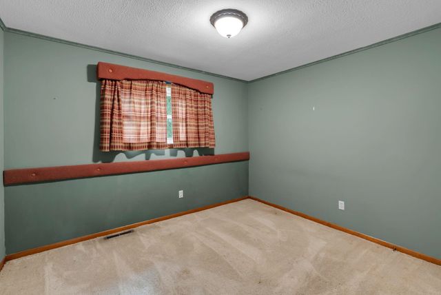 6147 S Lulu Ave, Wichita, KS 67216