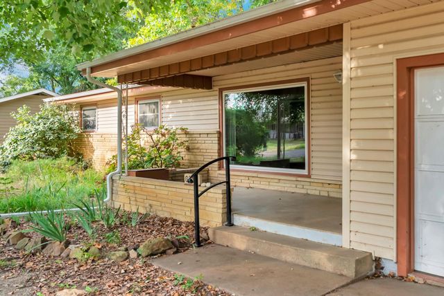 6147 S Lulu Ave, Wichita, KS 67216