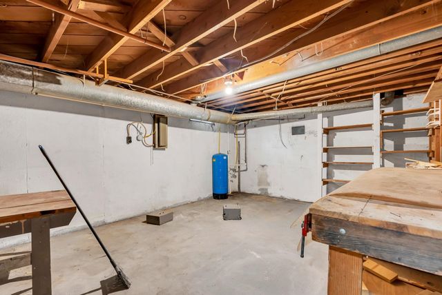 6147 S Lulu Ave, Wichita, KS 67216