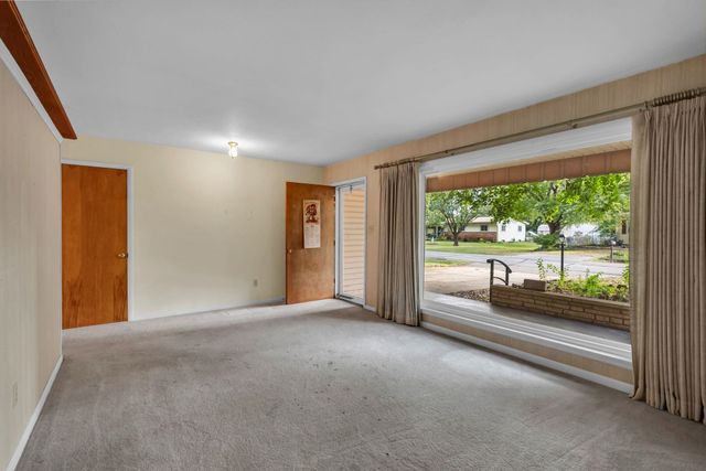 6147 S Lulu Ave, Wichita, KS 67216