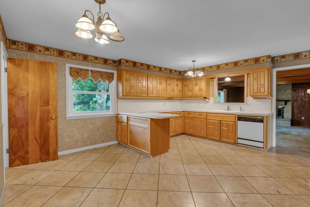 6147 S Lulu Ave, Wichita, KS 67216