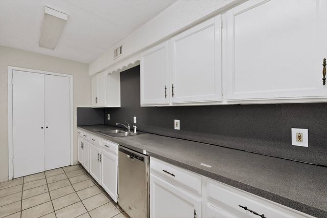 703 E Shady Grove Road, Irving, TX 75060
