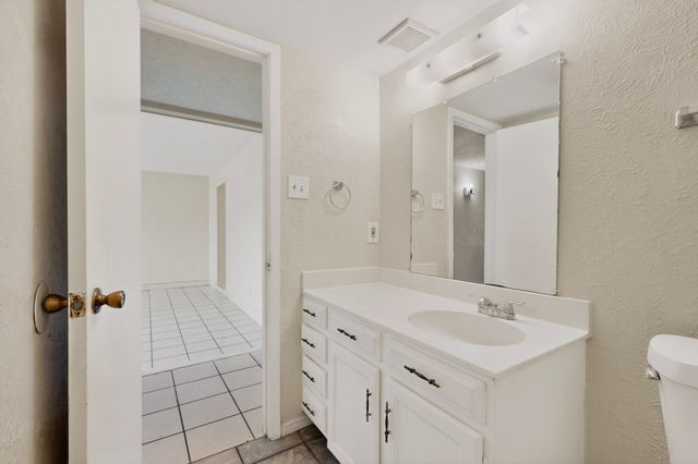 703 E Shady Grove Road, Irving, TX 75060