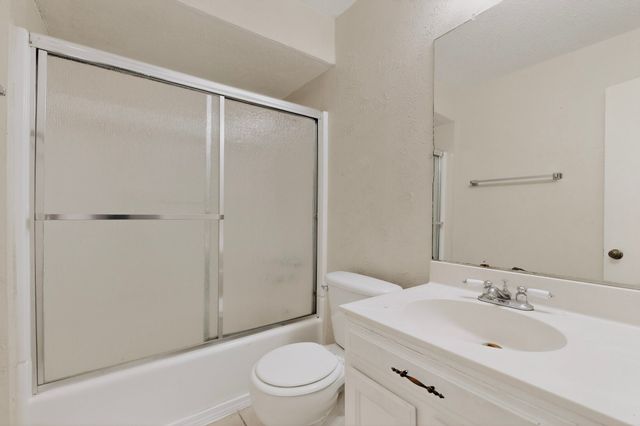 703 E Shady Grove Road, Irving, TX 75060
