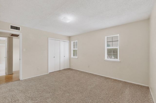 703 E Shady Grove Road, Irving, TX 75060
