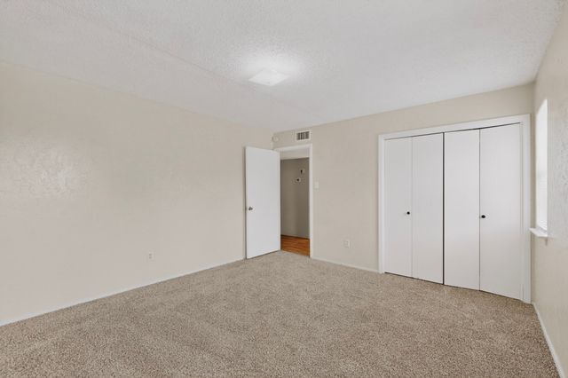 703 E Shady Grove Road, Irving, TX 75060