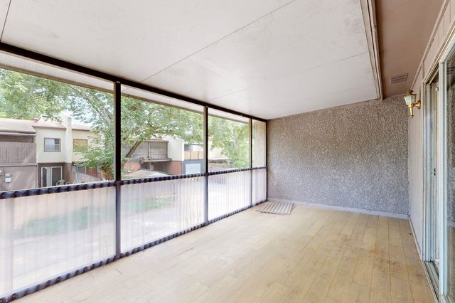 703 E Shady Grove Road, Irving, TX 75060