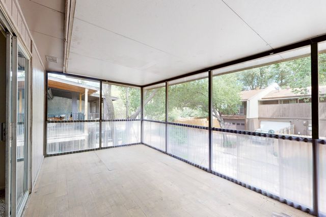 703 E Shady Grove Road, Irving, TX 75060