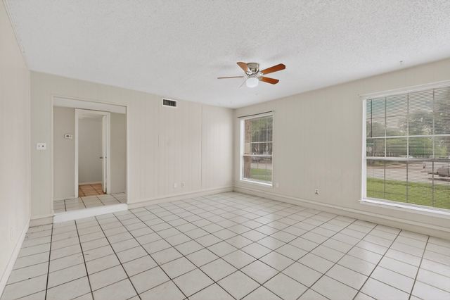 703 E Shady Grove Road, Irving, TX 75060