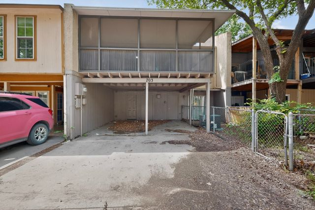 703 E Shady Grove Road, Irving, TX 75060