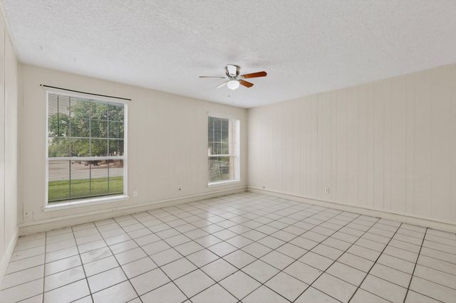 703 E Shady Grove Road, Irving, TX 75060