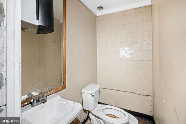 67-69 W QUEEN LN, Philadelphia, PA 19144