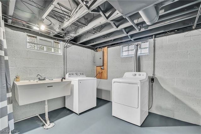 883 Bonnie Brae Avenue NE, Warren, OH 44483