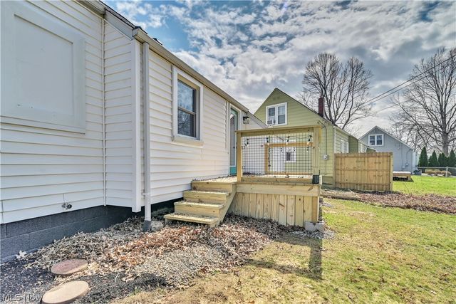 883 Bonnie Brae Avenue NE, Warren, OH 44483