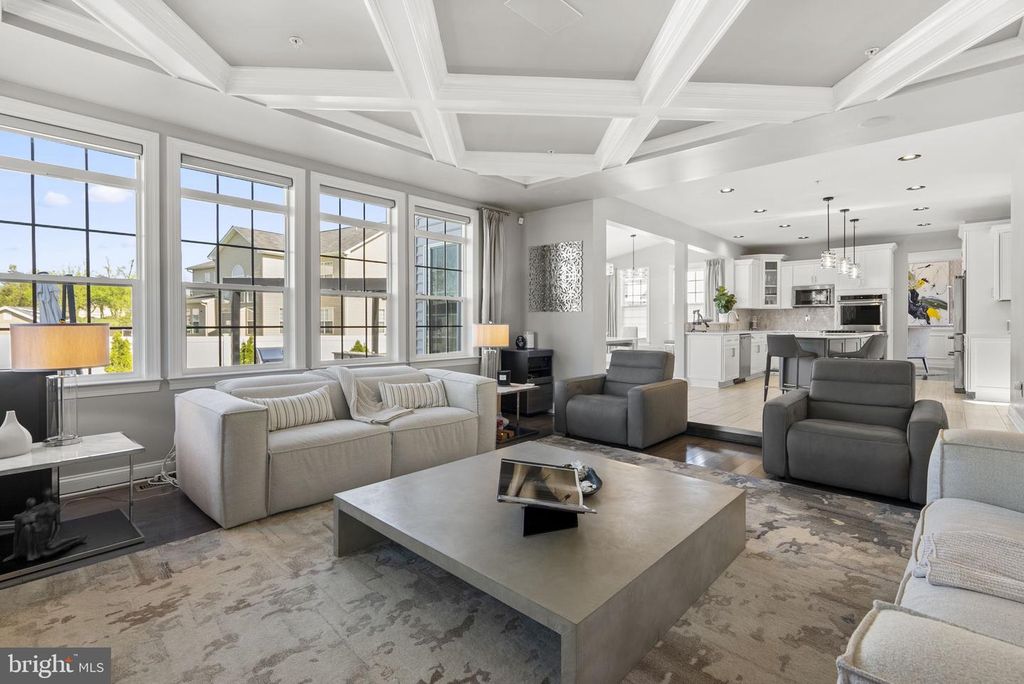 Image 10 of property listing at 707 CLAMOR CT, Fort Washington, MD 20744