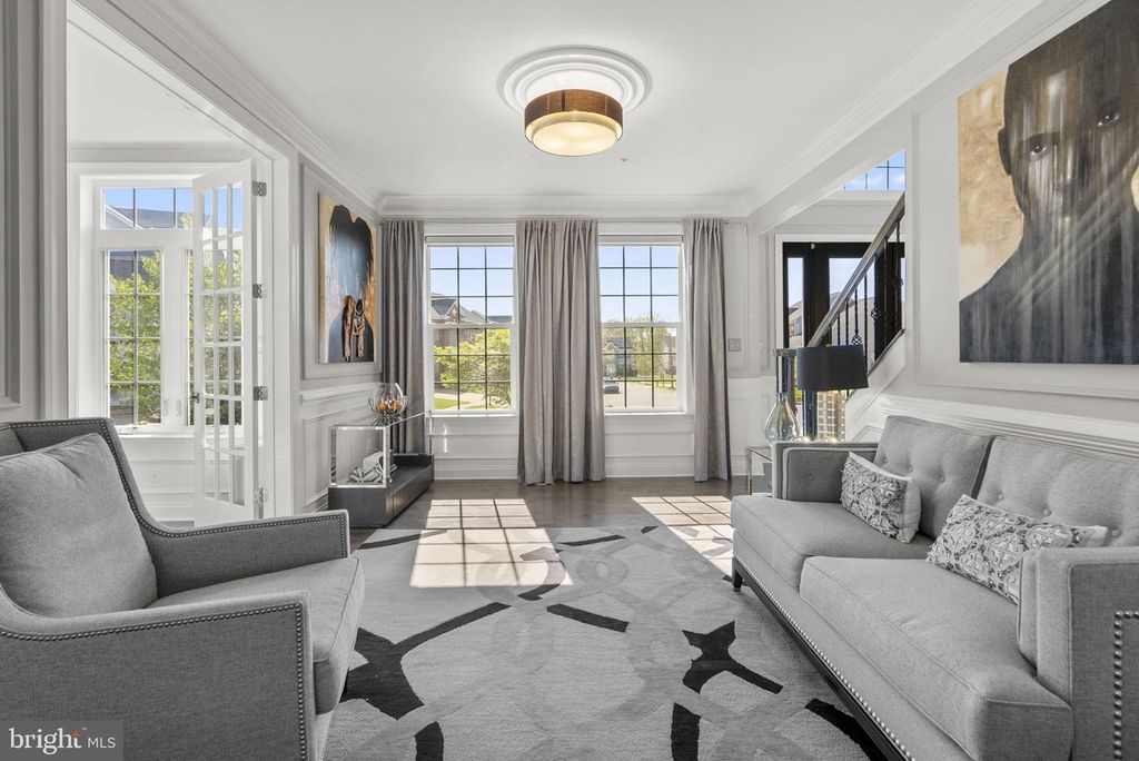 Image 11 of property listing at 707 CLAMOR CT, Fort Washington, MD 20744