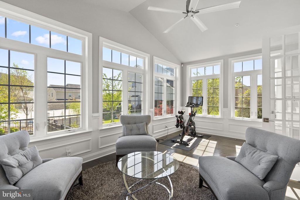 Image 12 of property listing at 707 CLAMOR CT, Fort Washington, MD 20744