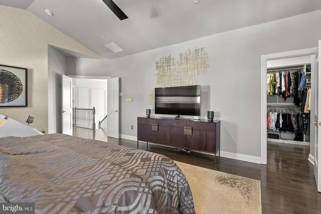 Image 23 of property listing at 707 CLAMOR CT, Fort Washington, MD 20744