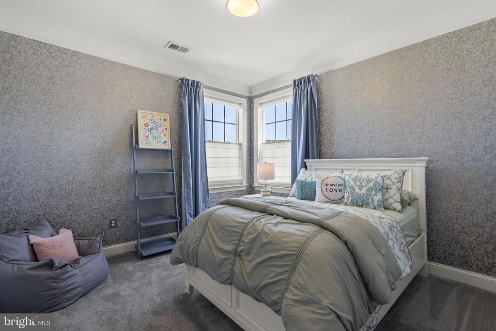 Image 24 of property listing at 707 CLAMOR CT, Fort Washington, MD 20744