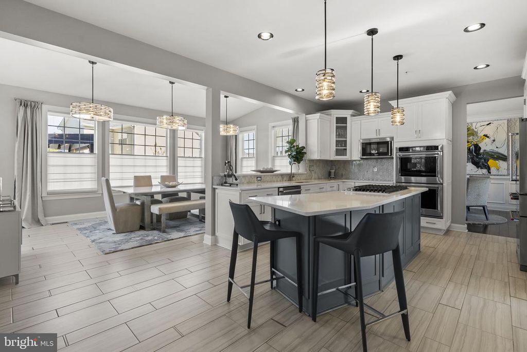 Image 4 of property listing at 707 CLAMOR CT, Fort Washington, MD 20744