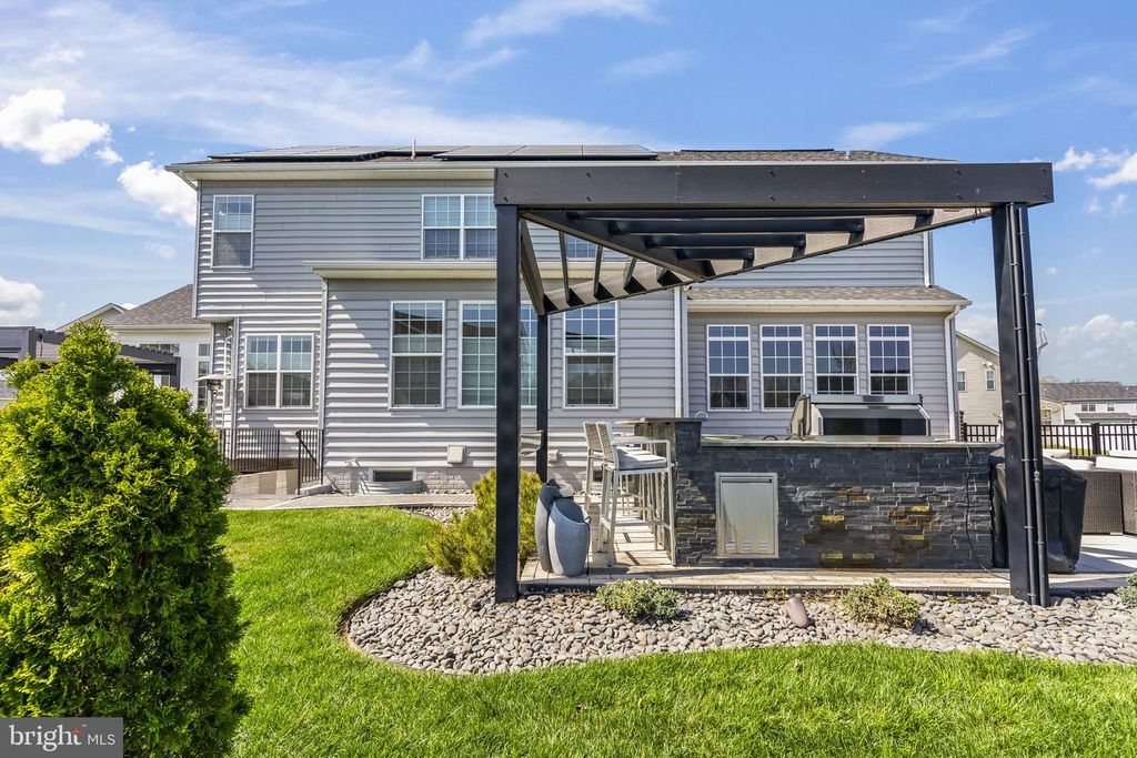 Image 40 of property listing at 707 CLAMOR CT, Fort Washington, MD 20744