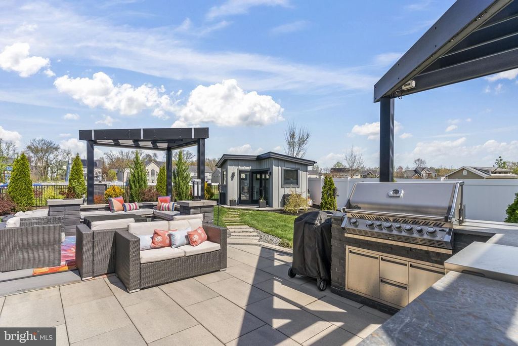 Image 41 of property listing at 707 CLAMOR CT, Fort Washington, MD 20744