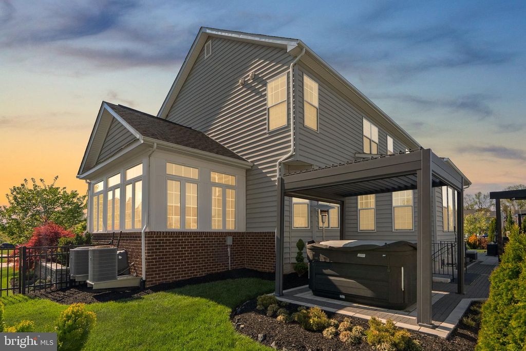 Image 43 of property listing at 707 CLAMOR CT, Fort Washington, MD 20744