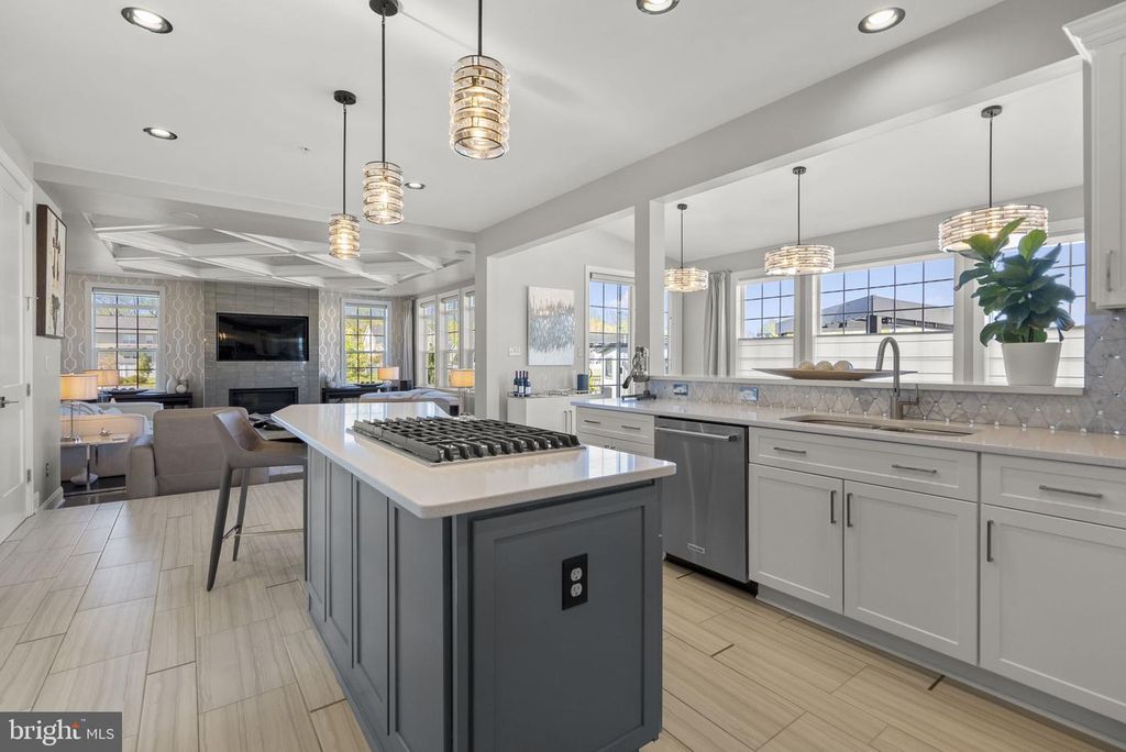 Image 8 of property listing at 707 CLAMOR CT, Fort Washington, MD 20744