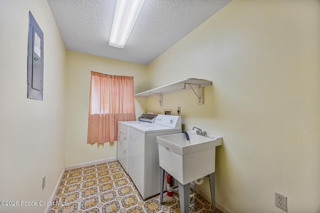 210 Florida Boulevard, Merritt Island, FL 32953