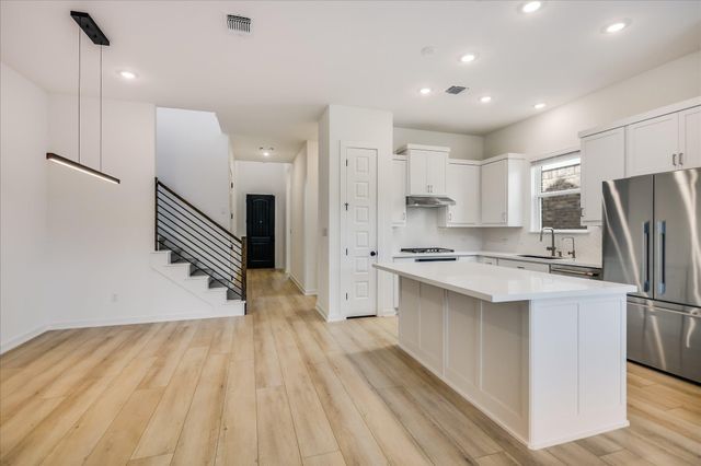 253 Darley Oak DR, Dripping Springs, TX 78620
